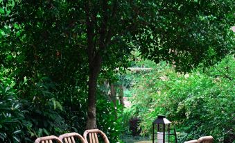 Houyuan Cottage  Homestay