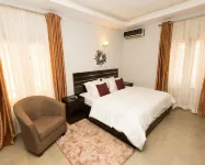 Tennys Place Apartments Garki