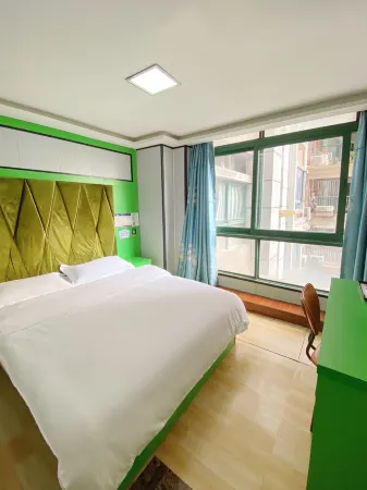Jinpeng Hotel (Guangzhou Yongqingfang Chenjiaxuan Subway Station)