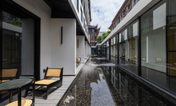 G Joyful Xige Hotel (Chengdu Kuanzhai Alley People's Park)