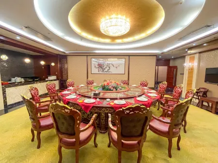 Golden International Holiday Hotel