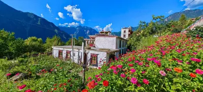 Danba Cosa Xikang Homestay Hotels in Zhonglu Tibetan Village