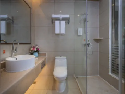 Vienna Hotel (Yichun High-speed Railway Station Wanda) Hotels in Yichun