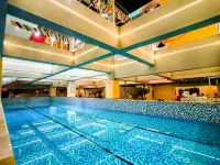 Hot Spring Holiday Hotel - Swimmingpools