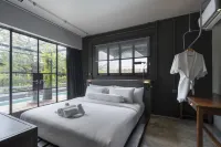 Phrip Phri Luxury Pool Villas Hotel di Ban Laem