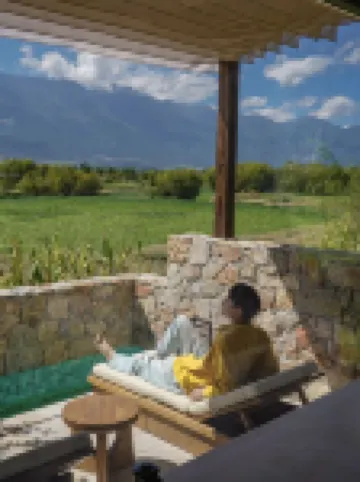 Mu Yi Mu Yi See the mountains and wild luxury art vacation