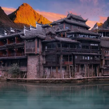 Yu Jiangyue · Natural Aesthetics Designer's View of Tuojiang River Scenery - Holiday Villa Hotels near Fenghuang Ancient Town