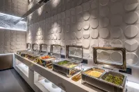 Xishuangbanna Jinghong Chenxin Resort Hotel (Gaozhuang Xingguang Night Market)