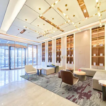 麗楓飯店（呼和浩特工業大學賽馬場北路店） 成吉思汗广场附近的飯店