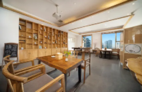 โรงแรมฟลาวเวอร์ส พลีสซิง ชิงจู สาขา ถนนชุนซี ไท่กูลี่ เฉิงตู