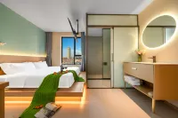 Dragon Cat Elf Hotel (Hefei High Speed Rail South Station Lei Street Night Market Plaza Branch)