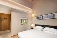 Mingshui Ancient City Zhaobi Inn