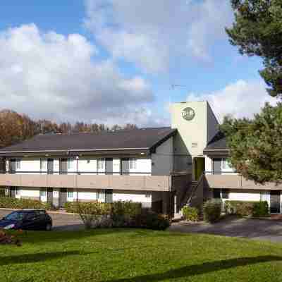 B&B Hôtel Saclay Hotel Exterior