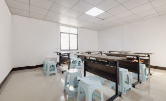 City Comfort Inn Hotel (Luchuan Wenquan Plaza Railway Station)