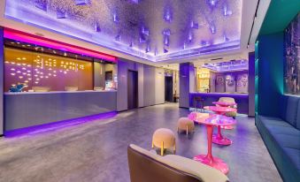 Xinghe Yuezhi·S Hotel (Guangzhou Railway Station Subway Station Baima Clothing City Branch)