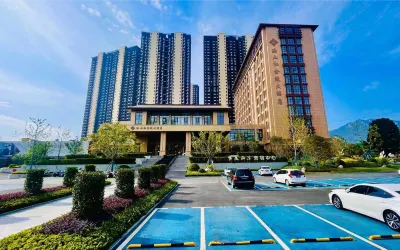 Ying Shan Hong Jinling Grand Hotel Hotels in der Nähe von Yaoluoping National Nature Reserve Administration Committee