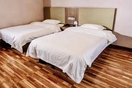 Kuandian Green Express Hotel Отели рядом со станцией Kuandian Railway Station