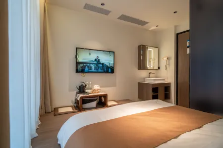 fengcheng water and horse hotel(chaozhou1ancient city paifang street)