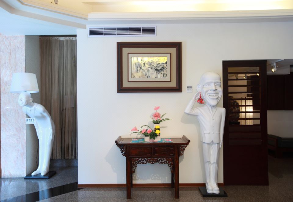 2. 컬리난 호텔..