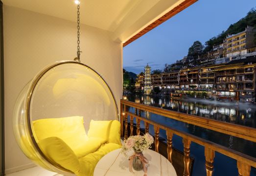 Phoenix Ancient City Dubai River View Homestay over view