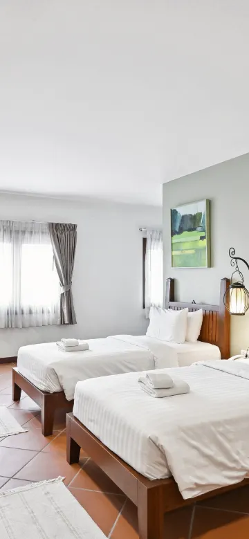 ห้องจูเนียร์สวีท เตียงแฝด วิวถนน