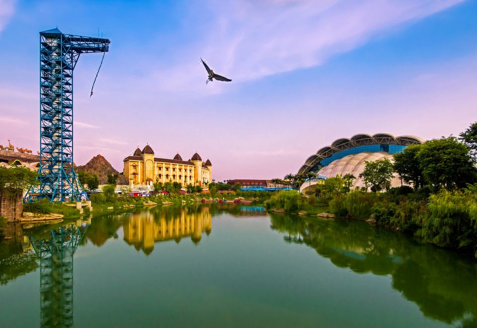 리버 & 홀리데이 호텔의 르허 러두 관광지 인근 전경