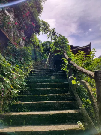 Dongzhai Liange Inn Отели рядом с достопримечательностью «Zhaoxing Dong Village»