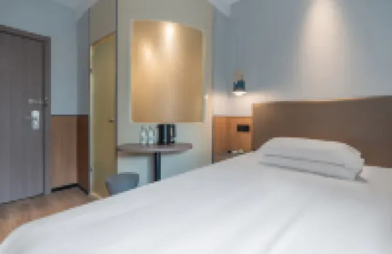 100 Inn Các khách sạn gần Đại học Đồng Tế