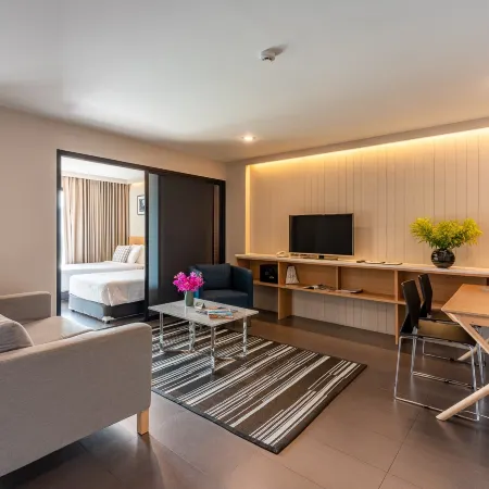 Naga Residence Отели рядом с достопримечательностью «Мост Таксин»