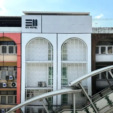 E11 Hotel - BTS Punnawithi Отели рядом с достопримечательностью «Regent Home 9 Condo»