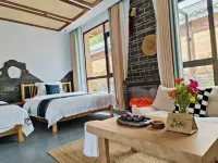 Lueyang Qiang Township hermit homestay