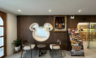 Zhennan Teabar Hotel