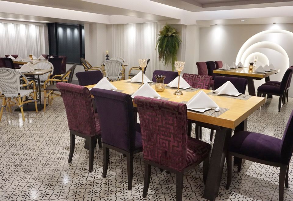 크룽스리 리버 호텔의 야외 수영장 이미지