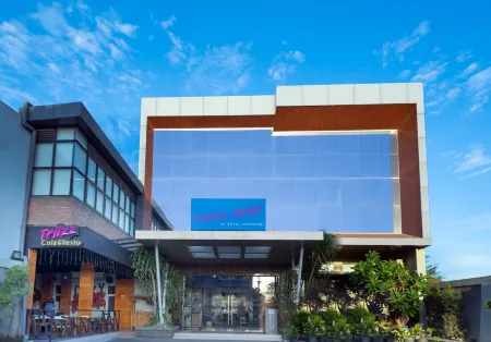 Triizz Hotel Semarang Отели рядом с достопримечательностью «Централна джамия на Съмаранг»