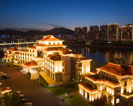 JIANGNAN HOTEL Hoteles en Tonghua