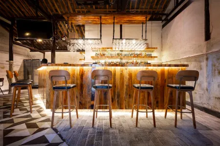 Lan Duo San Wu Dou Homestay Отели рядом с достопримечательностью «Wansheng Rice Merchants»