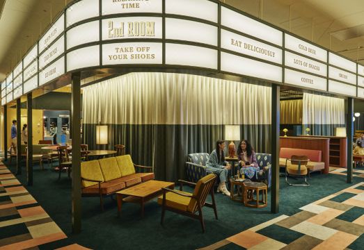 Hoshino Resorts 1955 Tokyo Bay의 모던한 로비 이미지