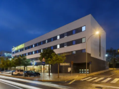 B&B Hotel Lisboa Oeiras Hotels near Praia de Santo Amaro