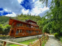 Huabantang Homestay Hotels near Hongyang Grassland
