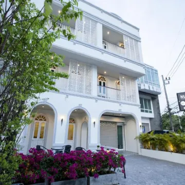 Number 4 Phuket Hotels near Nai Harn Beach