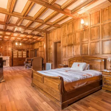 The Castle | your unique way of retreat