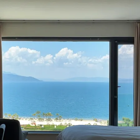 Chengjiang Fuxian Lake Lanhai Vacation Apartment (Moon Bay Wetland Park)