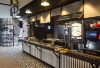 B&B Hotel Paris Porte Des Lilas Hôtels à : Les Lilas