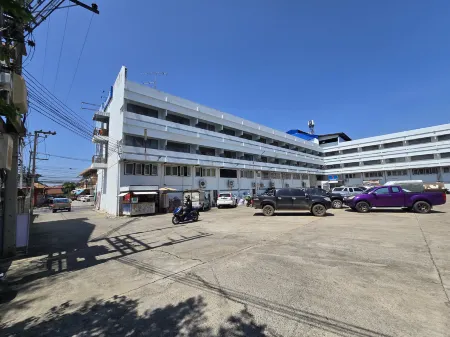 Ratanasiri Hotel