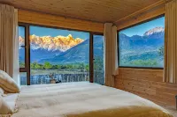 Kangsang Taolin Xueshan Tibetan Chalet Hotel di Mainling