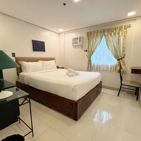 Belltower CSheLi Suites Bantay - Vigan Hotels in Bantay
