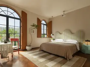 Golden Age hotel