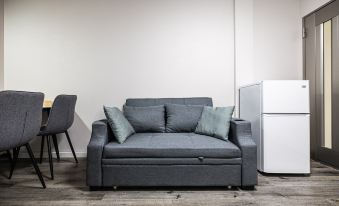 KANWA AT HOME - 5 minutes walk to Kitakagaya Station, 37 minutes to Kansai Airport