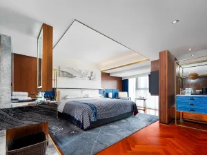 Royal•Garden Hotel