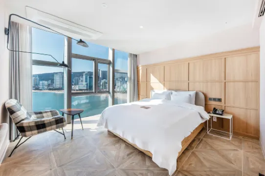 H Avenue Gwangalli Beach